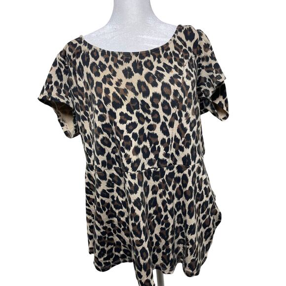 Torrid Women's Plus Size 2X Short Sleeve Leopard Skin Pattern Top - Picture 1 of 4